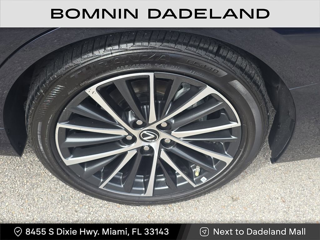 Used 2024 Lexus ES 350 w/ Premium Package image 10