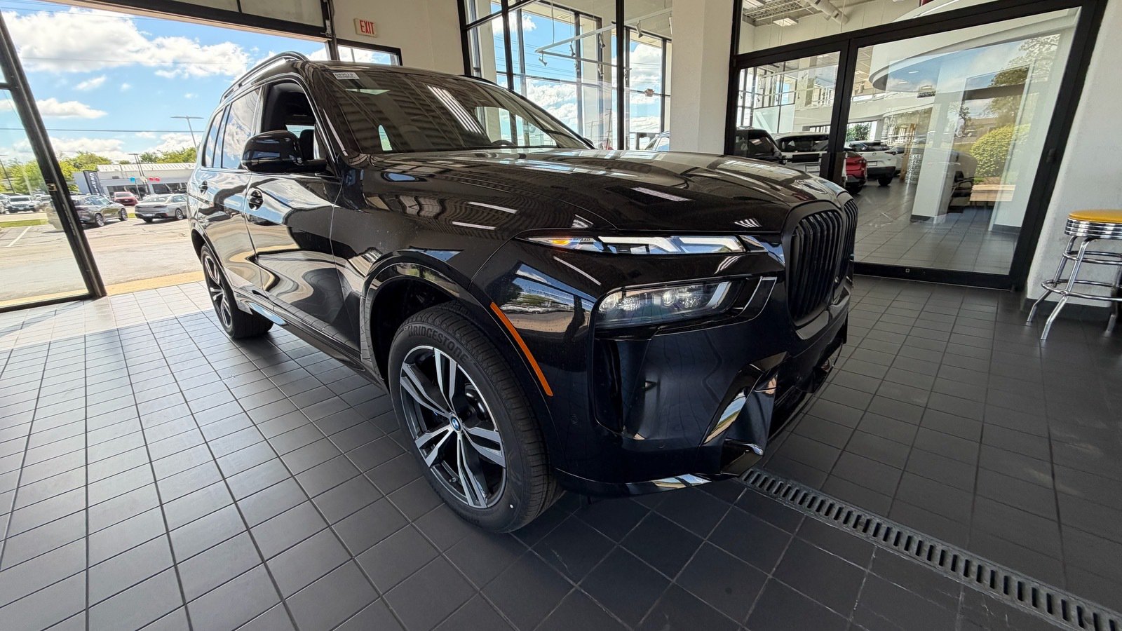New 2026 BMW X7 xDrive40i w/ M Sport Package AWD/4WD image 9