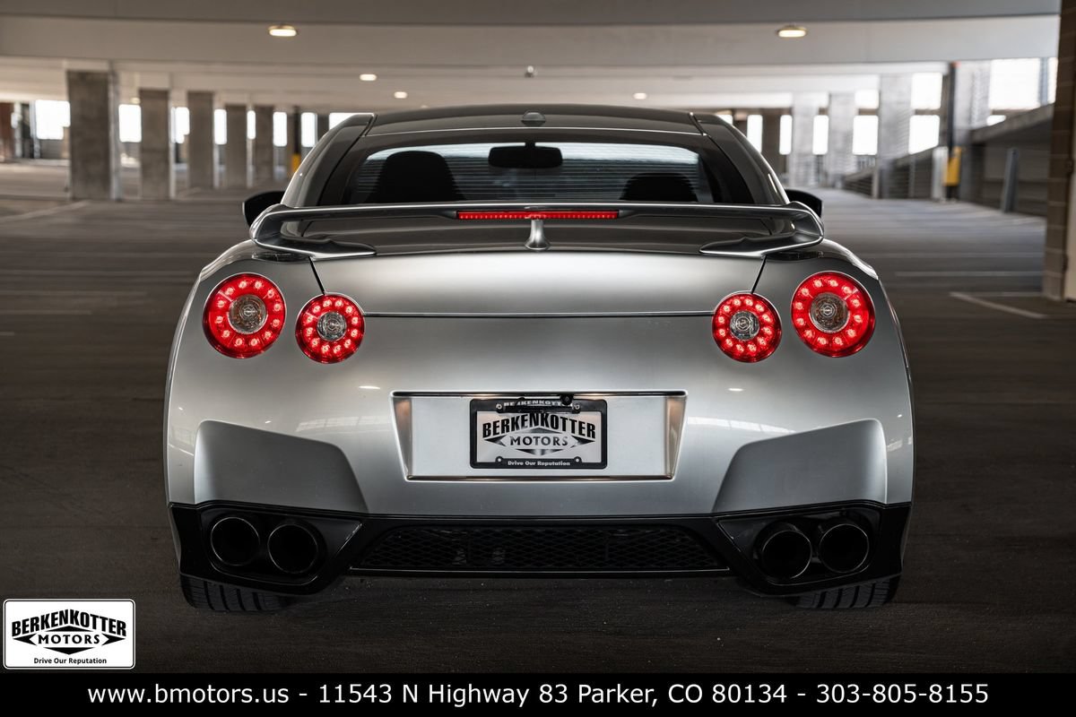 Used 2009 Nissan GT-R Premium AWD/4WD image 7