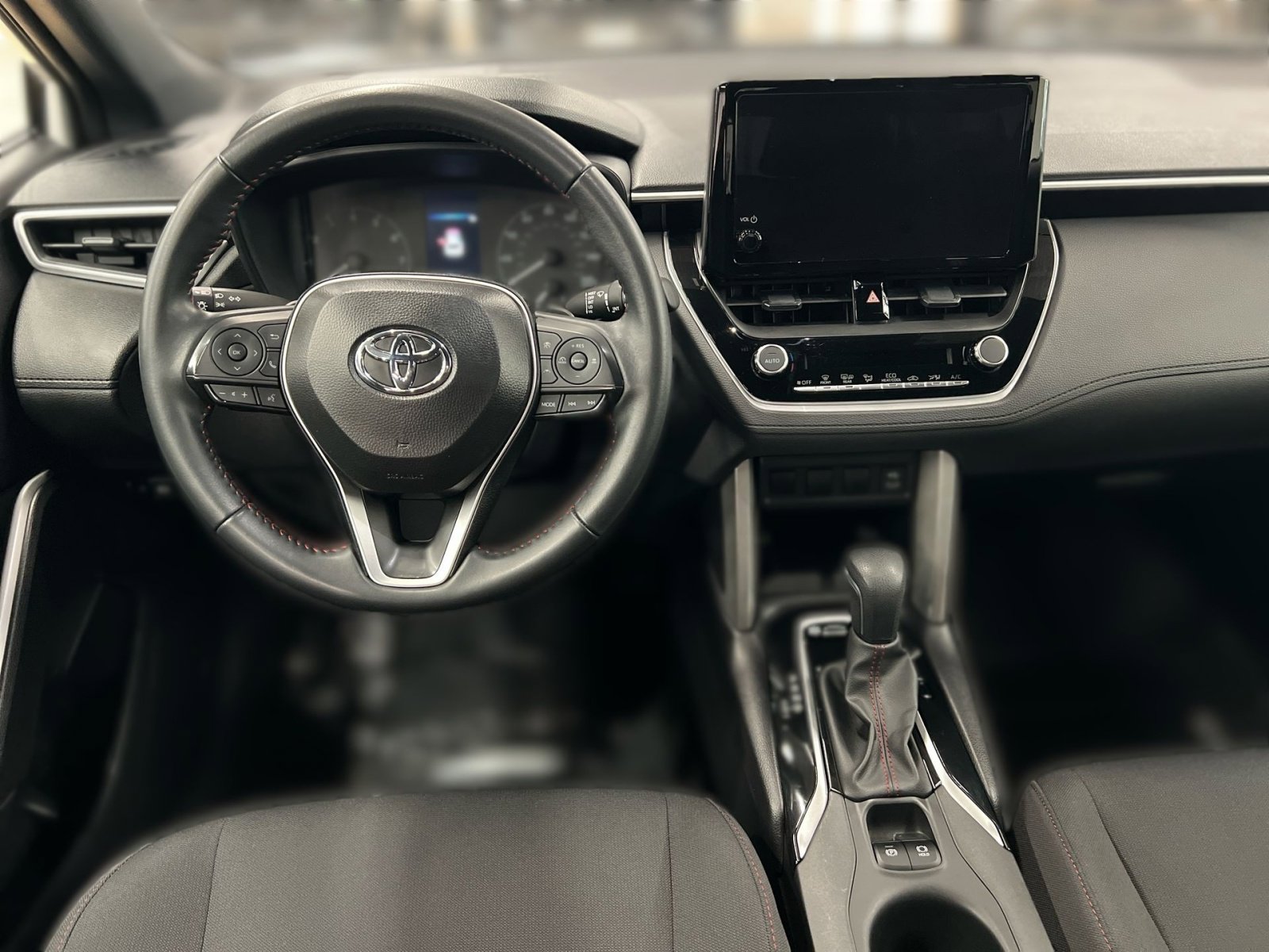 Used 2025 Toyota Corolla Cross AWD Hybrid image 19