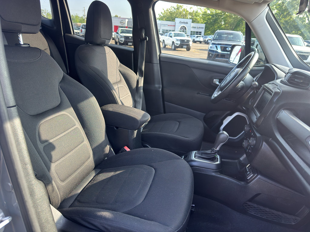 Used 2020 Jeep Renegade Latitude FWD image 17