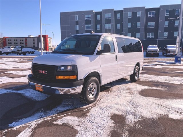 Used 2023 GMC Savana 2500 LS w/ Driver Convenience Package image 1