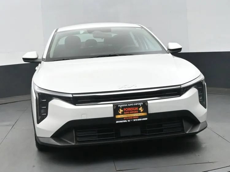 Used 2025 Kia K4 FWD image 3