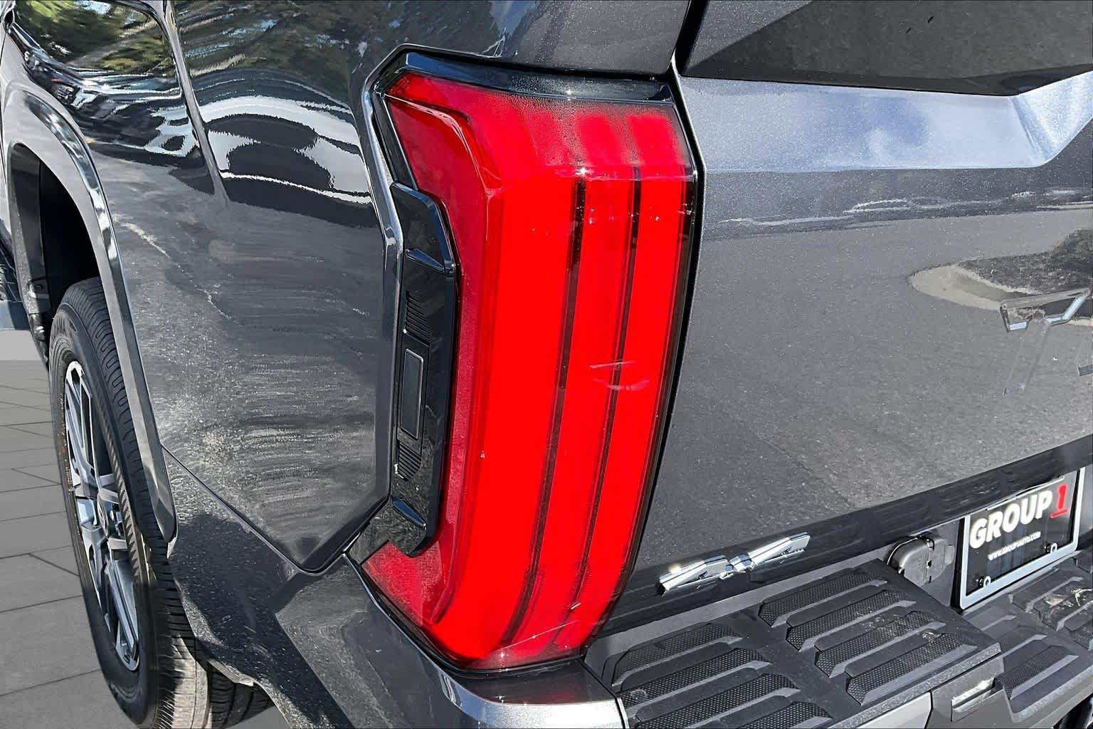 Used 2025 Toyota Tundra Limited AWD/4WD image 29