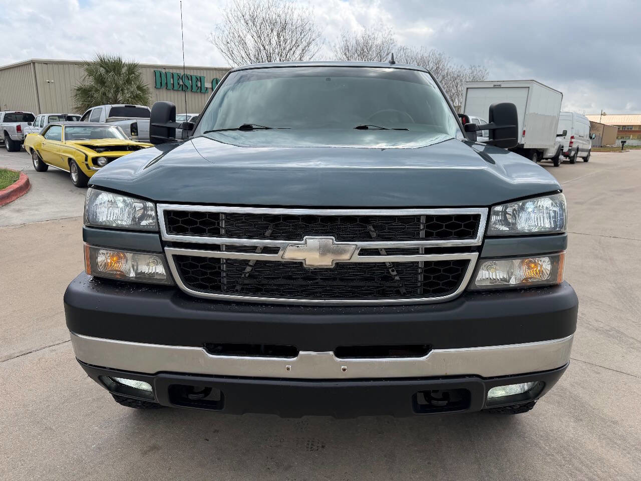 Used 2007 Chevrolet Silverado 2500 LT w/ Heavy-Duty Power Package image 9