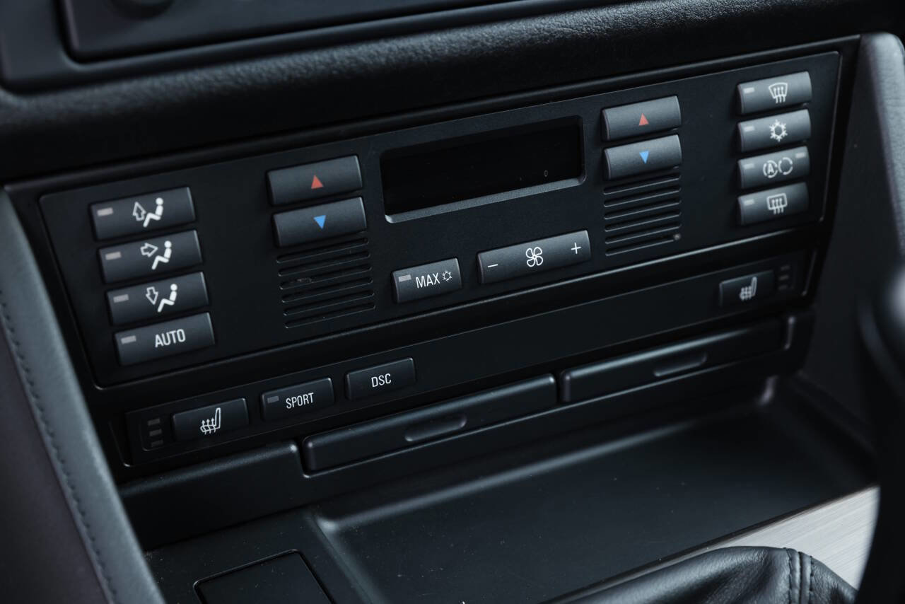 Used 2002 BMW M5 image 57