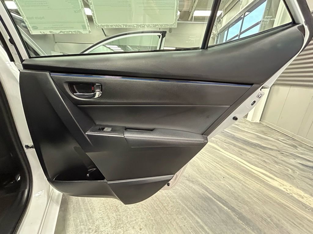 Used 2017 Toyota Corolla SE w/ Carpet Mat Package (TMS) image 40