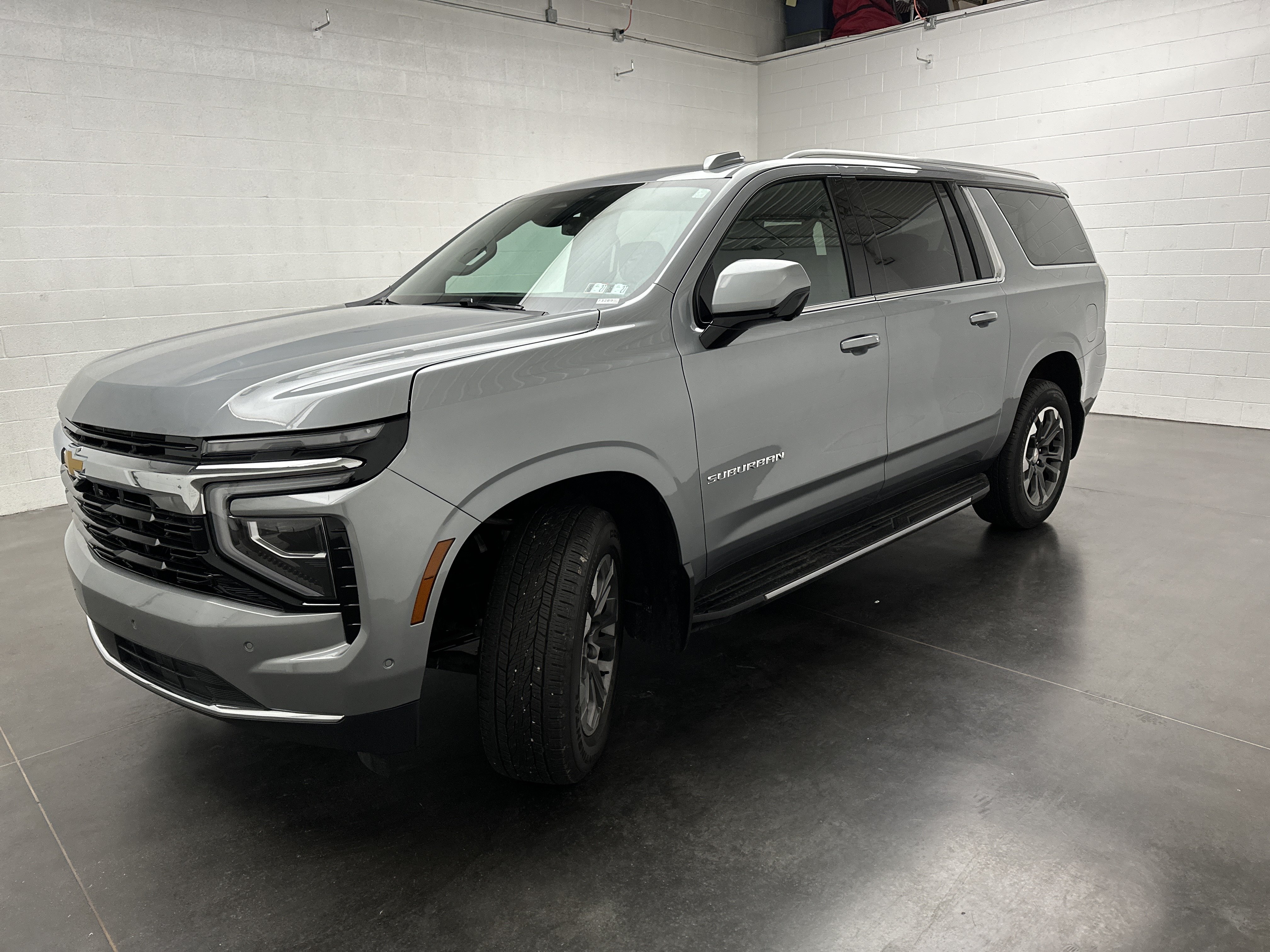 Used 2026 Chevrolet Suburban LS AWD/4WD image 5