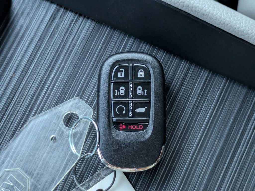 Used 2025 Honda Odyssey Touring image 32