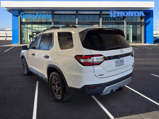 Used 2024 Honda Pilot TrailSport image 3