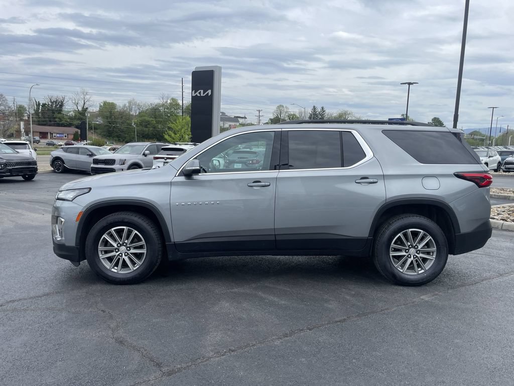 Used 2023 Chevrolet Traverse LT AWD/4WD image 3