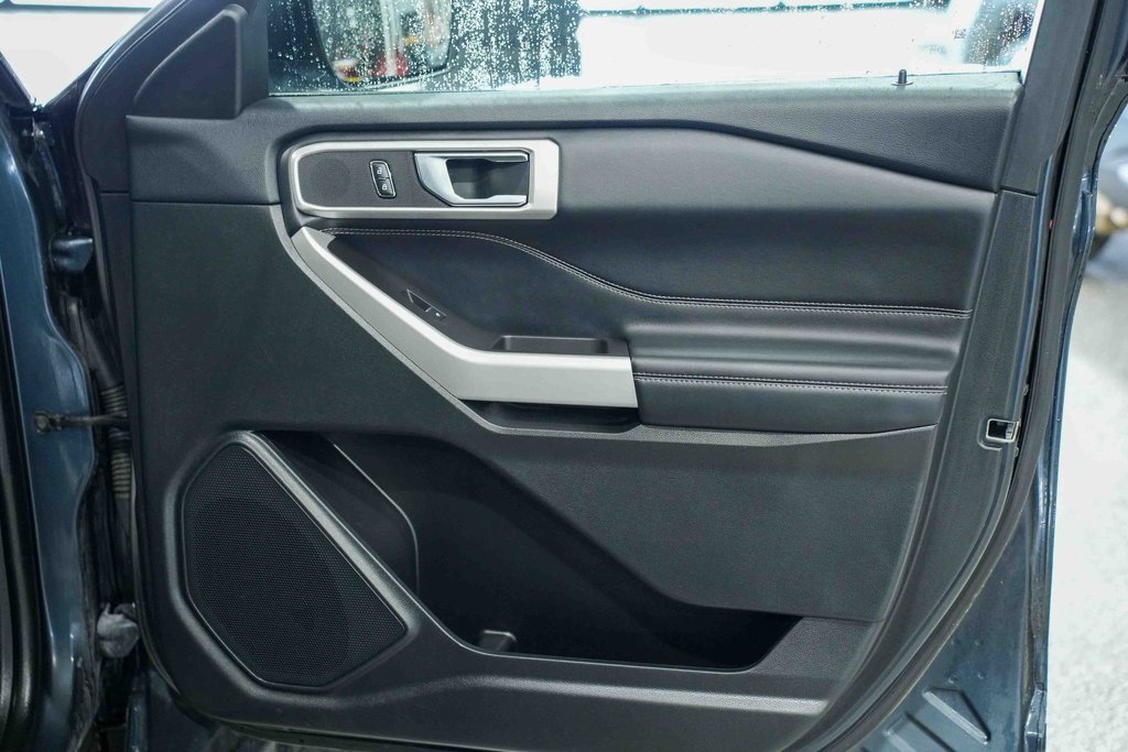 Used 2024 Ford Explorer XLT image 12