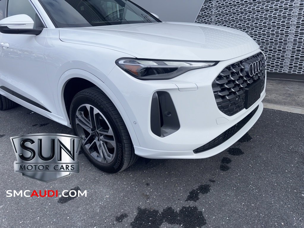 Used 2025 Audi Q5 2.0T Premium w/ Convenience Package image 4