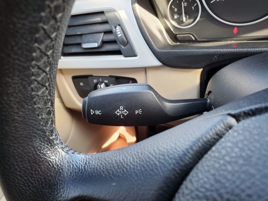 Used 2016 BMW 320i Sedan image 19