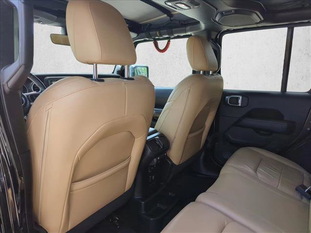 Used 2018 Jeep Wrangler Unlimited Sahara AWD/4WD image 18