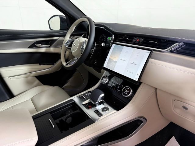 Certified 2026 Jaguar F-PACE R-Dynamic S AWD/4WD image 37