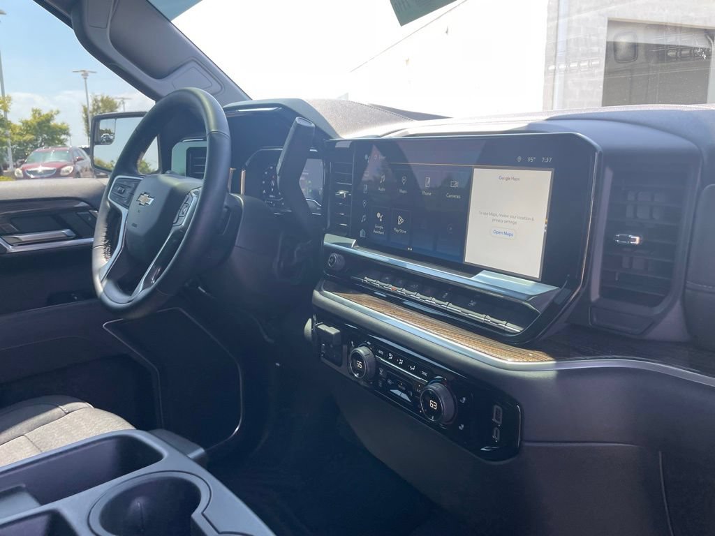 Used 2025 Chevrolet Silverado 1500 LT AWD/4WD image 27