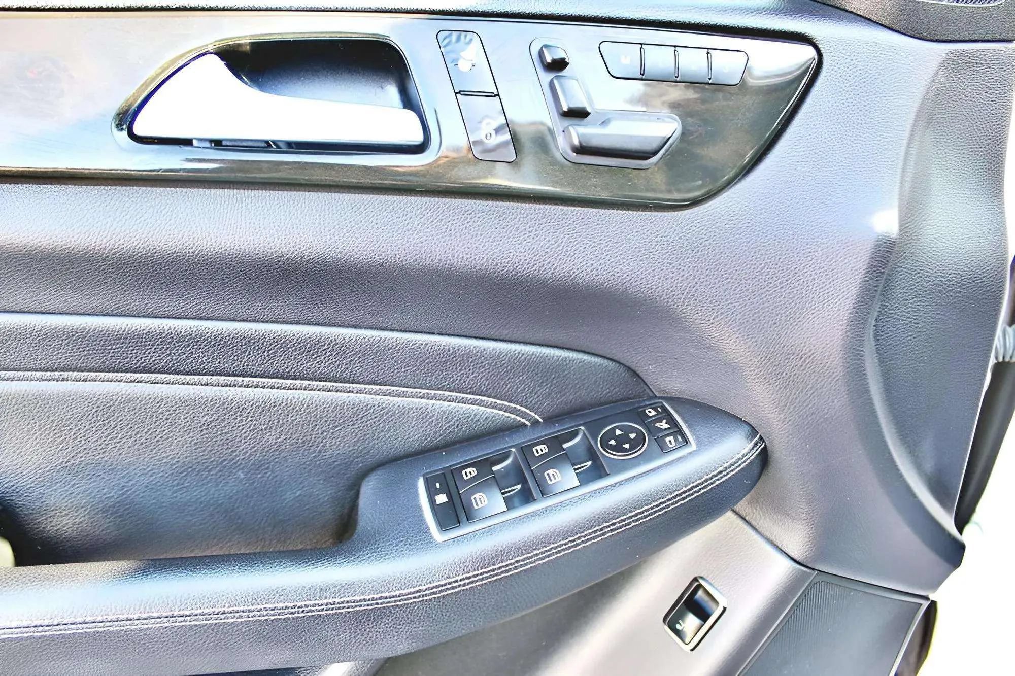 Used 2015 Mercedes-Benz ML 350 2WD image 10