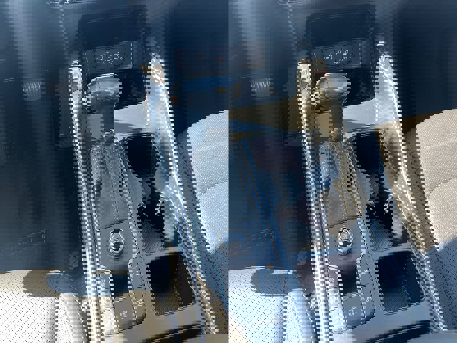 Certified 2025 Kia Sorento S image 15