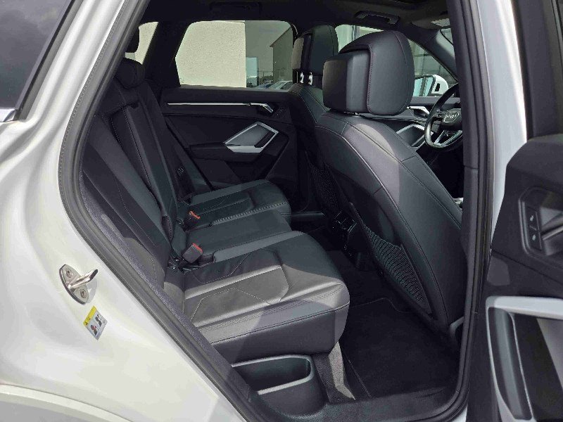 Used 2023 Audi Q3 2.0T Premium image 12