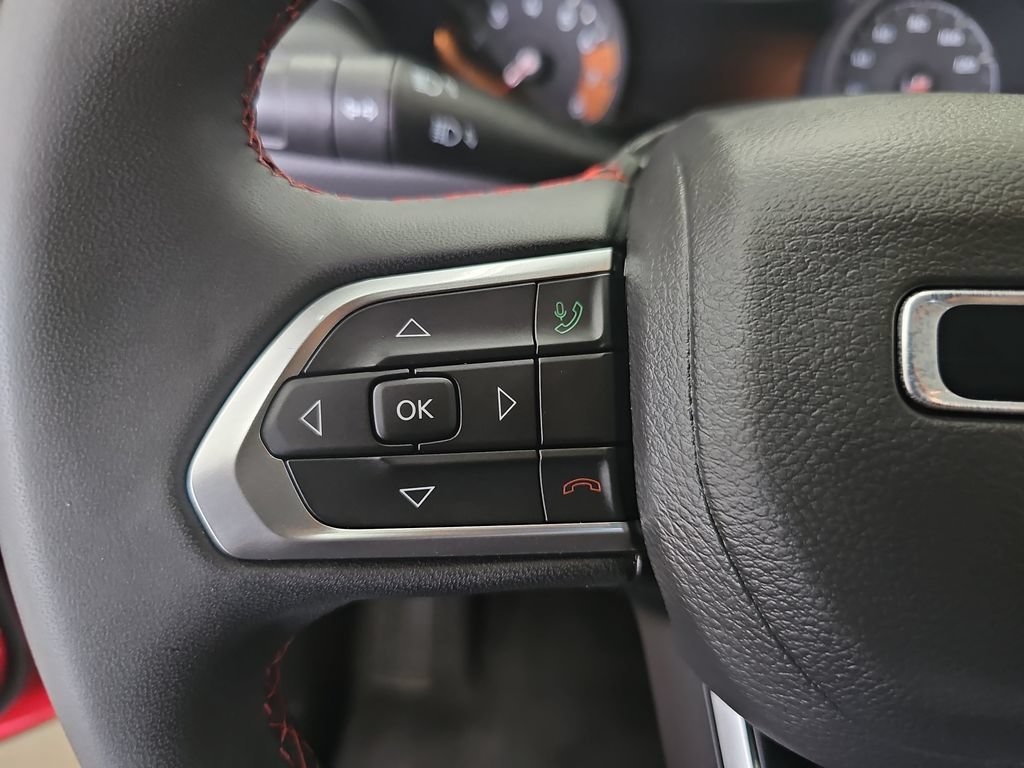 Used 2025 Jeep Compass Trailhawk AWD/4WD image 16