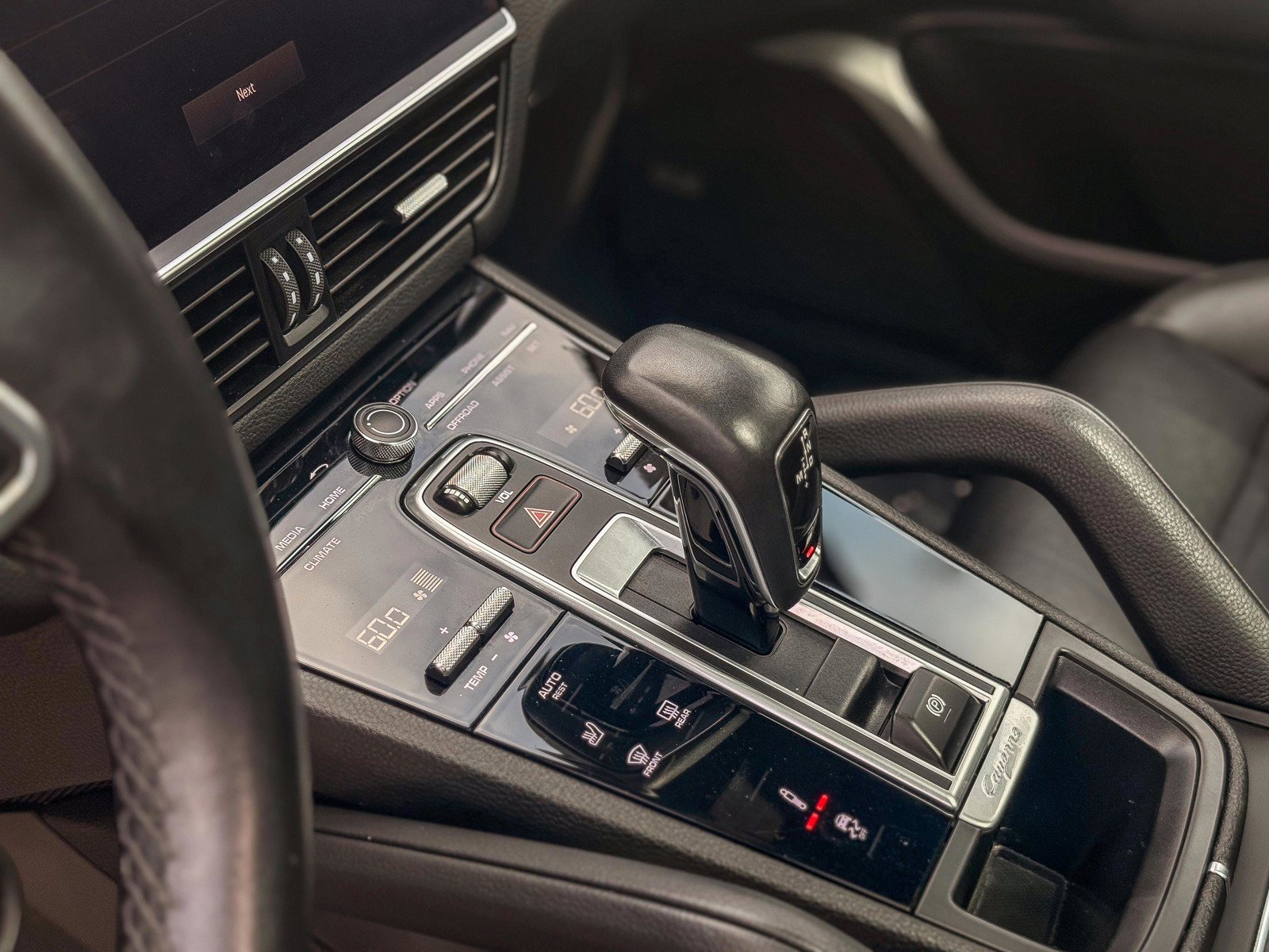 Used 2023 Porsche Cayenne Platinum Edition image 19