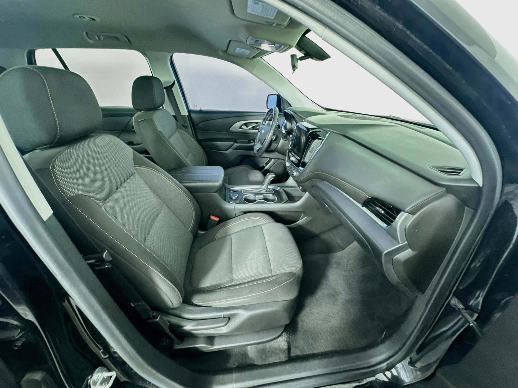 Used 2019 Chevrolet Traverse LT FWD image 34
