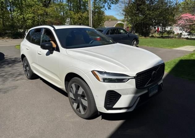 Used 2023 Volvo XC60 T8 Ultimate w/ Climate Package