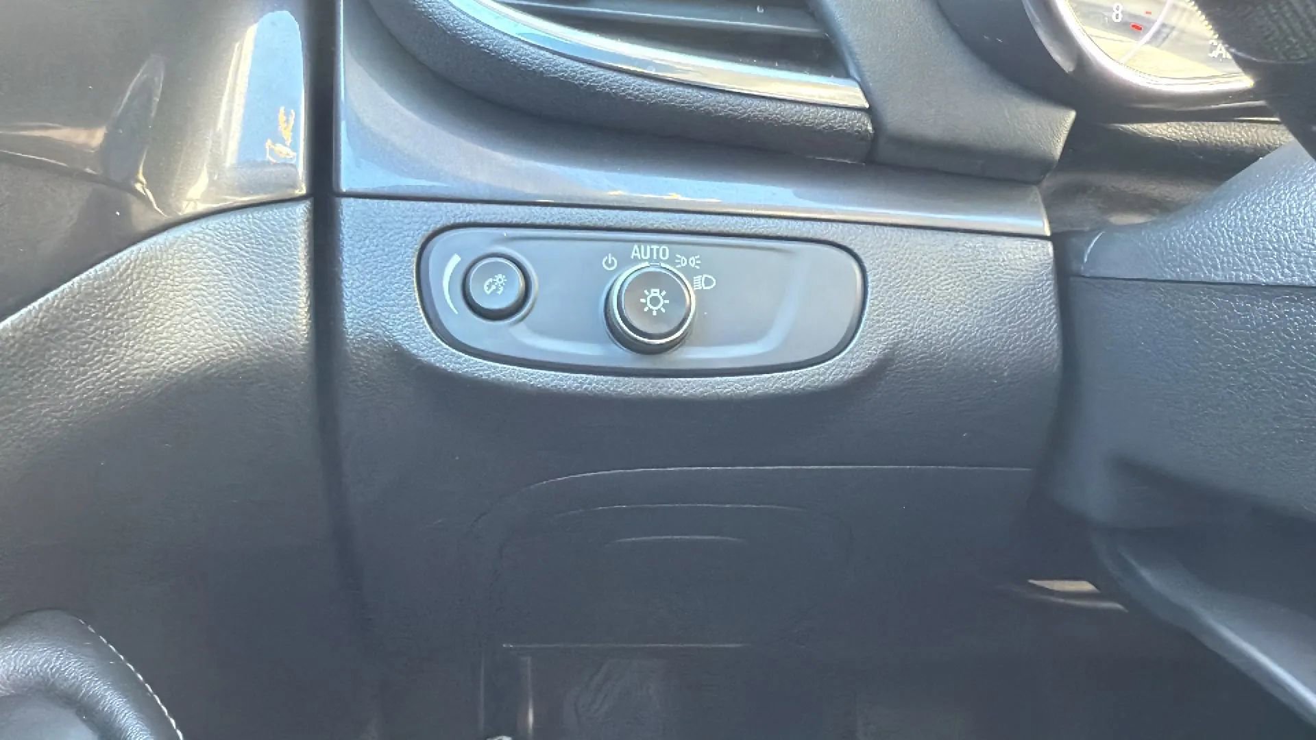 Used 2018 Buick Encore Preferred image 15