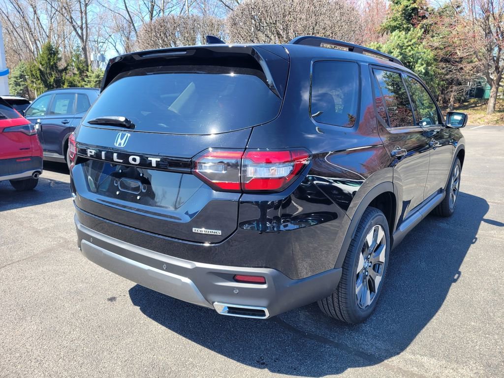New 2026 Honda Pilot Touring image 3
