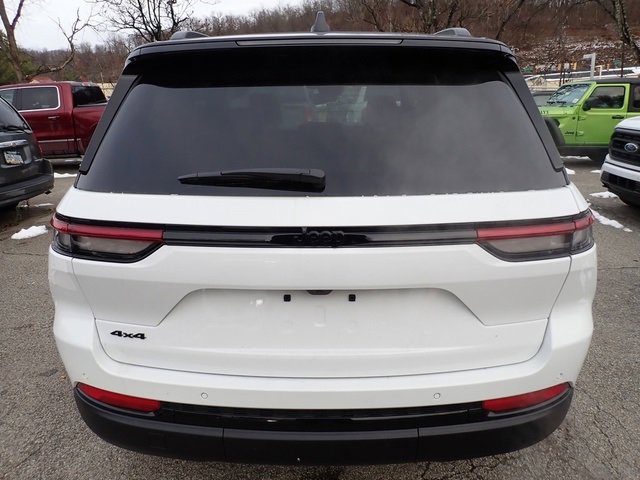 New 2025 Jeep Grand Cherokee Limited w/ MOPAR Finishing Package image 4