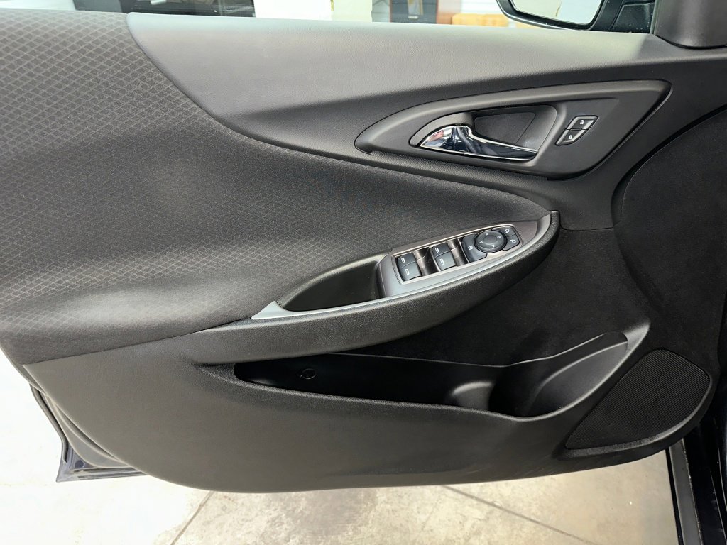 Used 2022 Chevrolet Malibu RS image 4