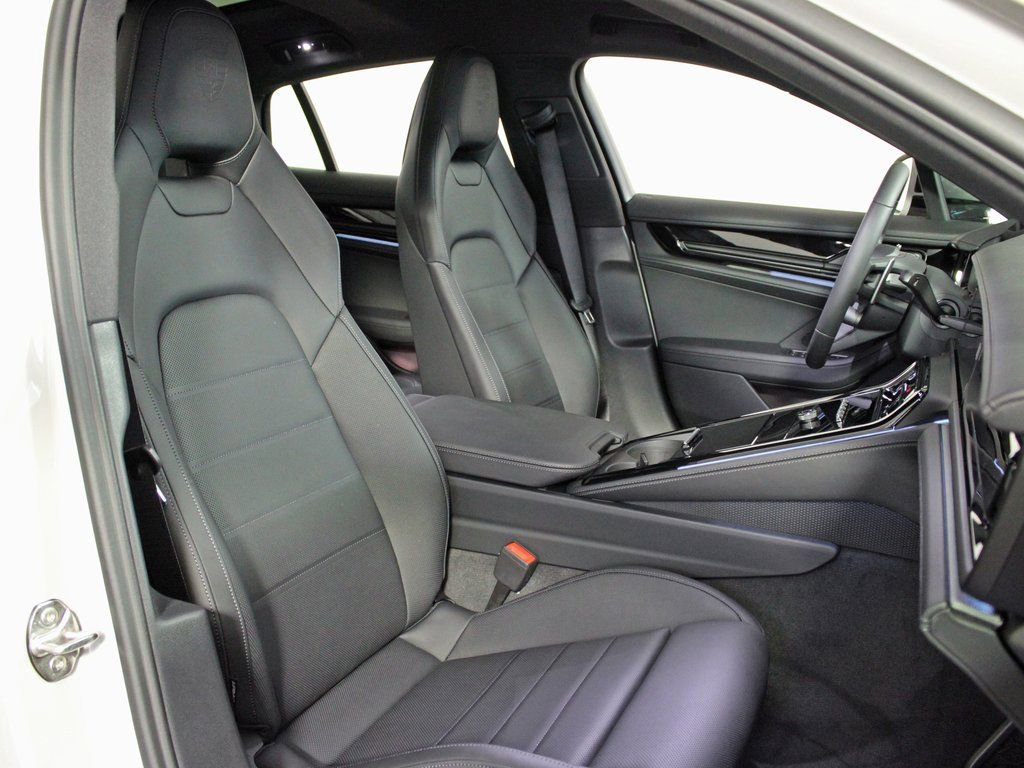 Certified 2025 Porsche Panamera 4 image 38