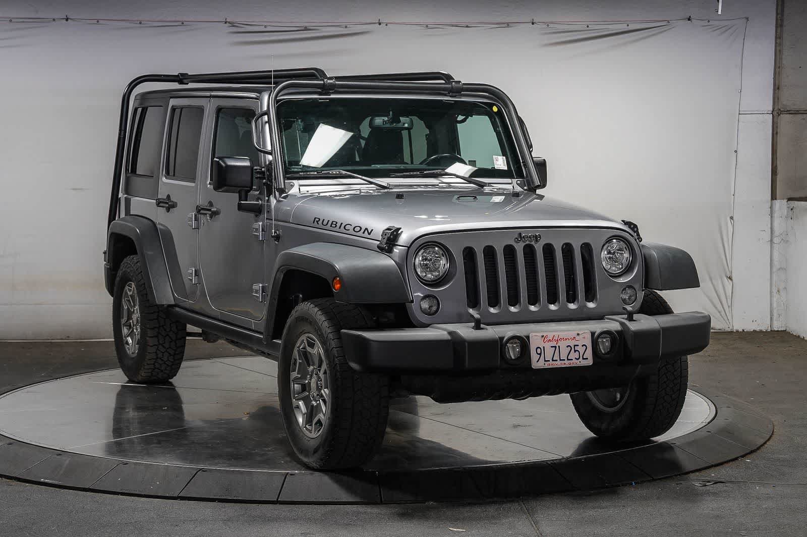Used 2018 Jeep Wrangler Unlimited Rubicon w/ Connectivity Group AWD/4WD image 5