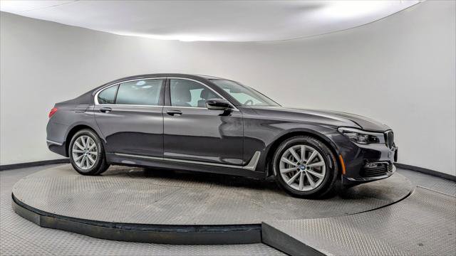 Used 2018 BMW 740i image 11