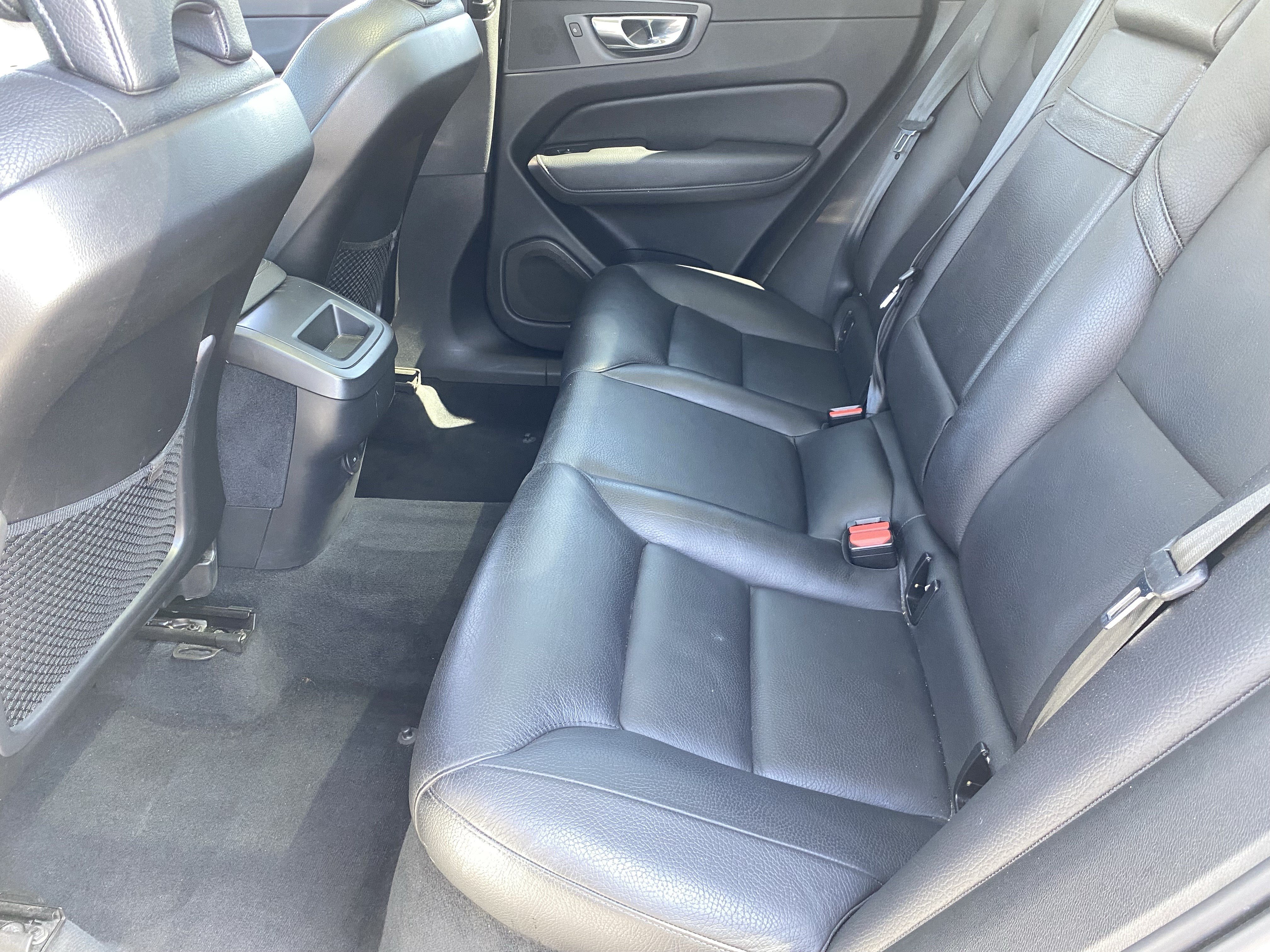 Used 2021 Volvo XC60 T5 Momentum FWD image 16