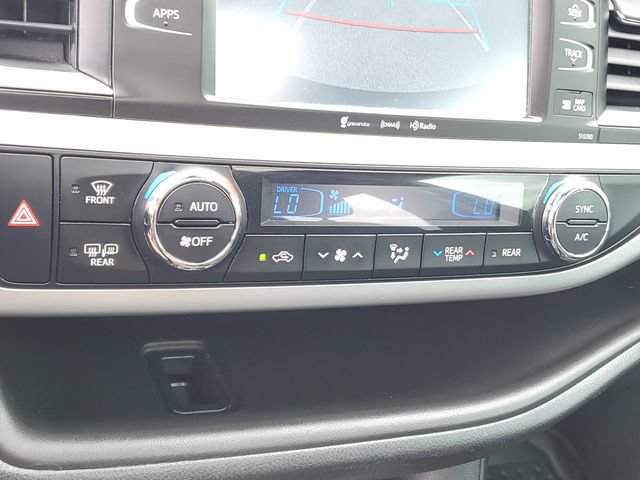 Used 2019 Toyota Highlander SE AWD/4WD image 19