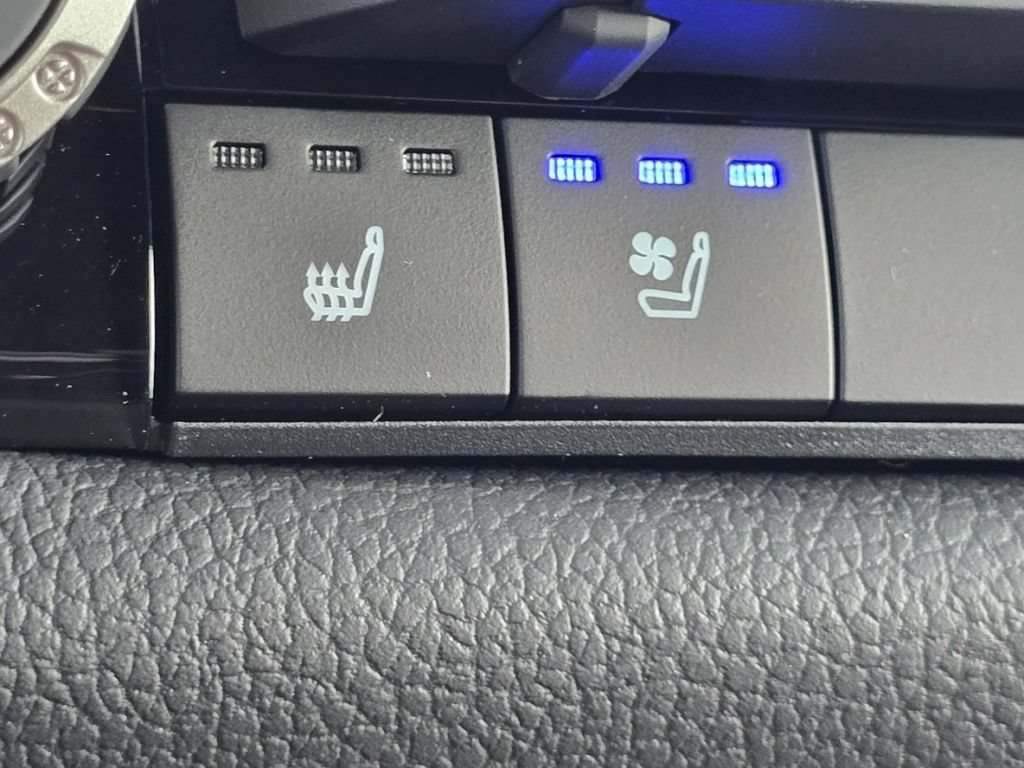 New 2026 Toyota Tundra Limited AWD/4WD image 7