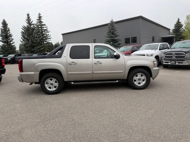 Used 2008 Chevrolet Avalanche LT w/ LT Preferred Equipment Group AWD/4WD image 8