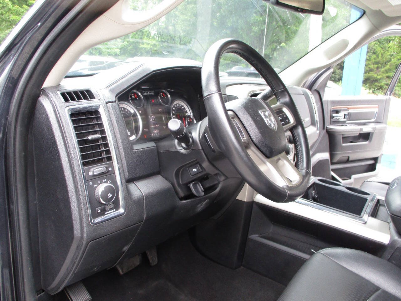 Used 2014 RAM 2500 Laramie AWD/4WD image 26