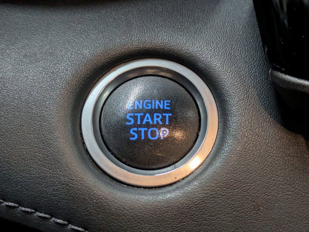 Used 2020 Toyota Highlander XLE image 31