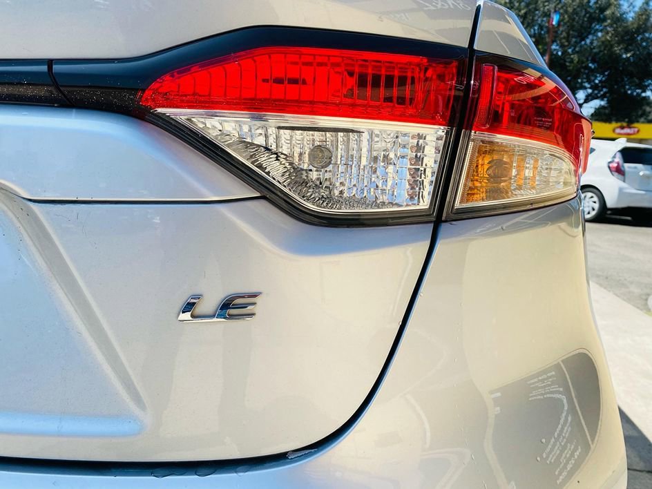 Used 2020 Toyota Corolla LE FWD image 13