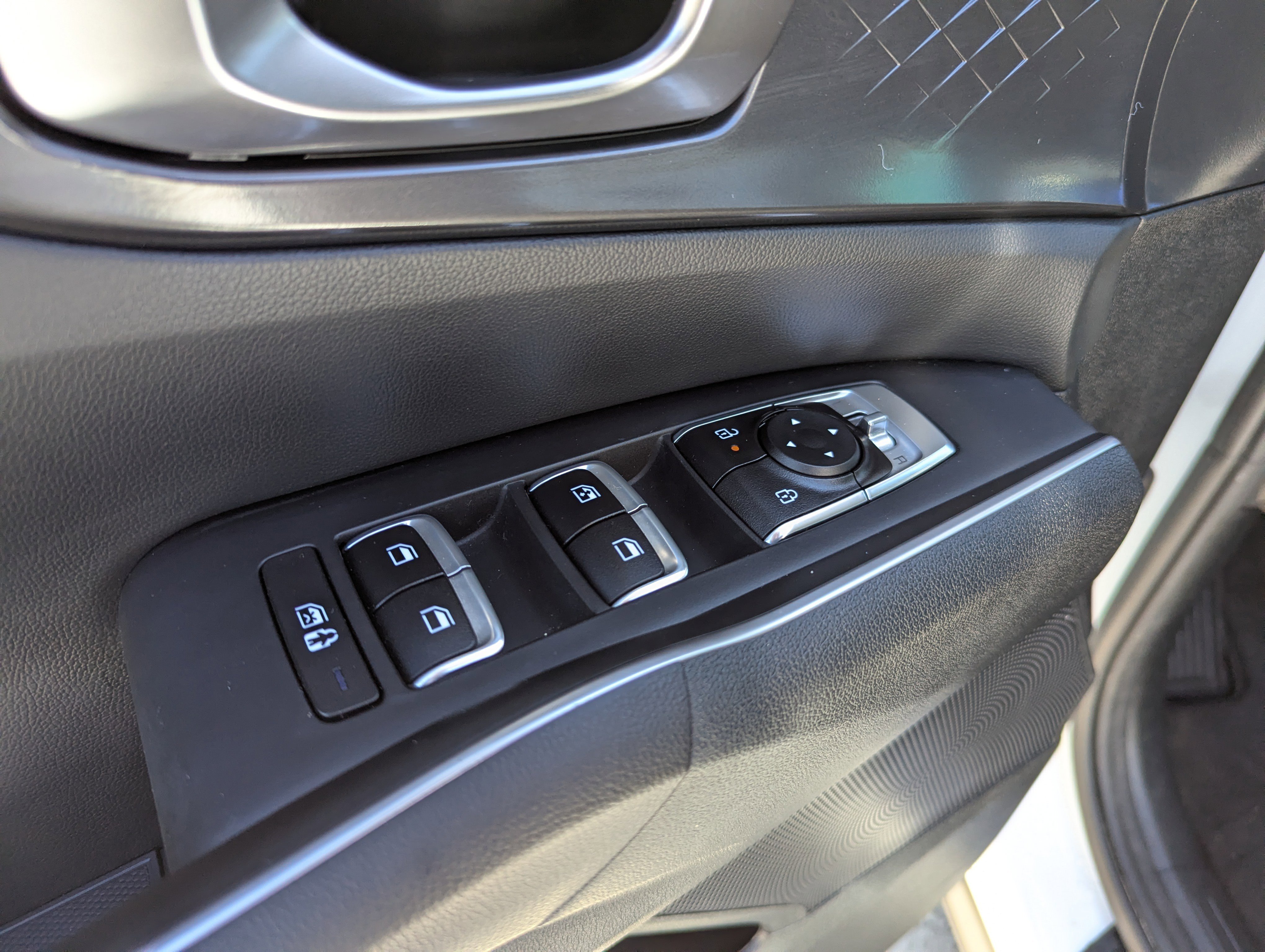 Certified 2025 Kia Sorento LX image 19