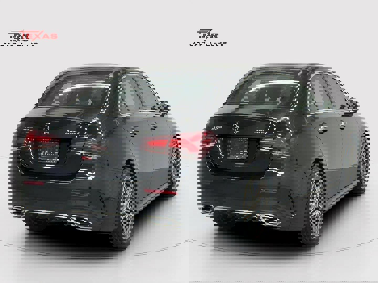 Used 2020 Mercedes-Benz A 220 4MATIC w/ AMG Line image 5