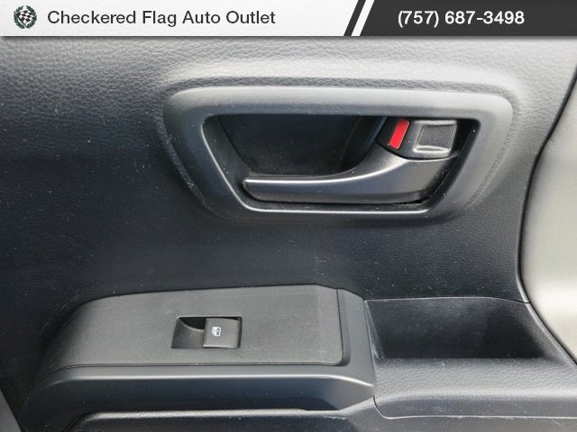 Used 2016 Toyota Tacoma SR image 45