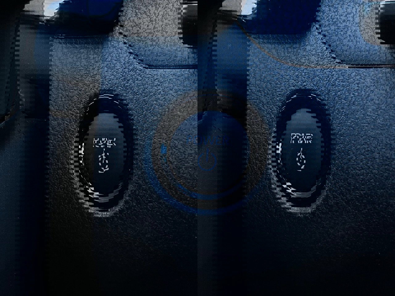 Used 2025 Toyota Camry SE image 28