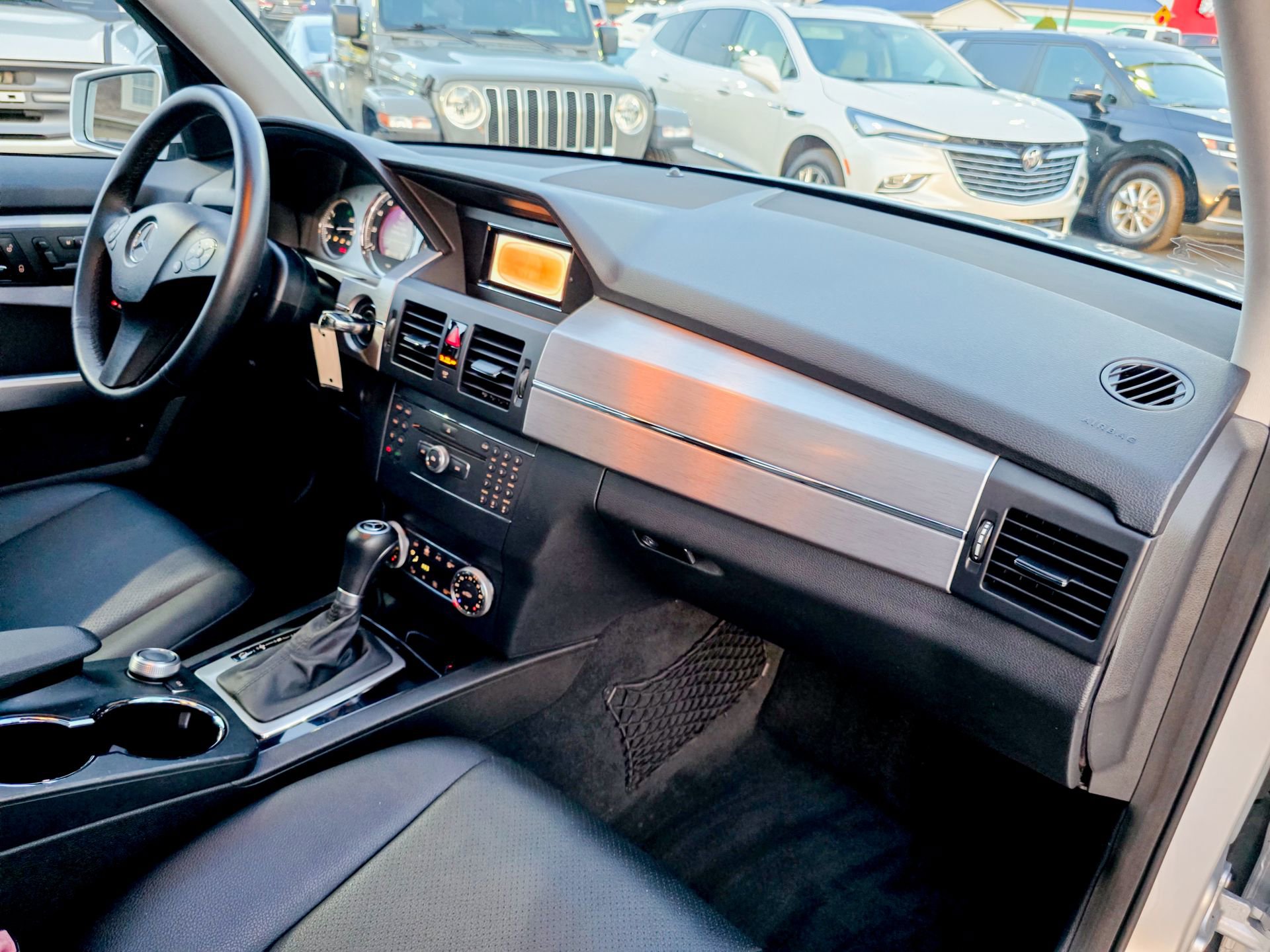 Used 2010 Mercedes-Benz GLK 350 4MATIC image 15