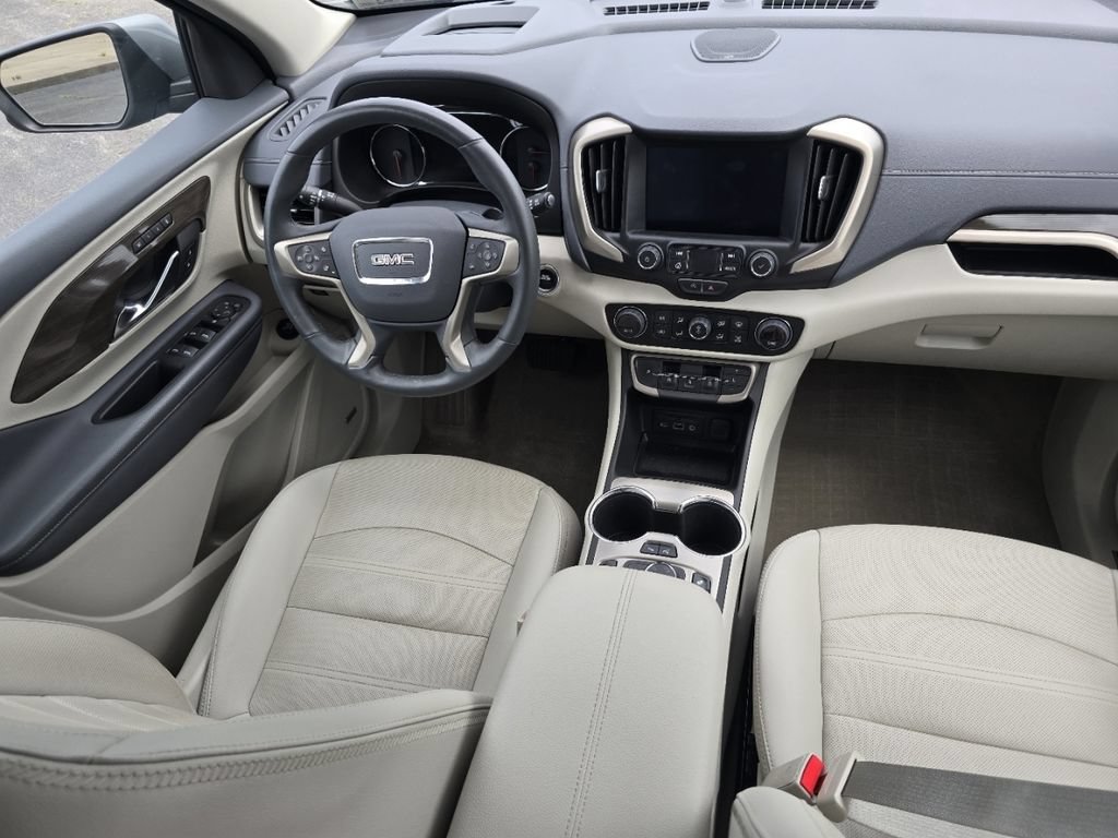 Used 2024 GMC Terrain Denali w/ Denali Premium Package AWD/4WD image 25