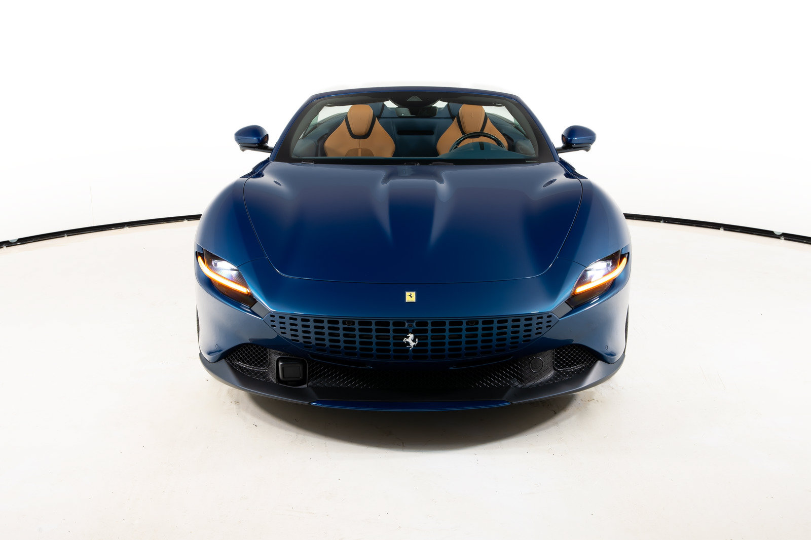 Certified 2025 Ferrari Roma Spider RWD image 9
