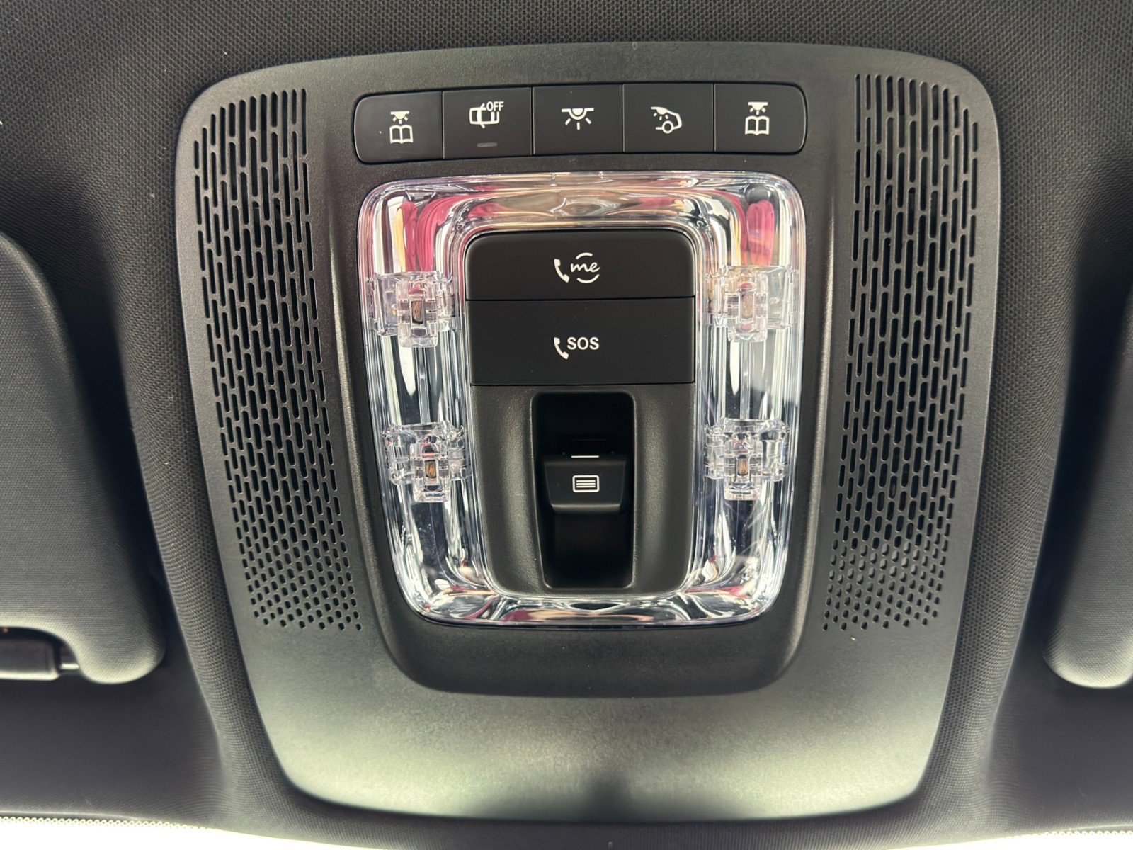 Used 2023 Mercedes-Benz GLB 250 image 35